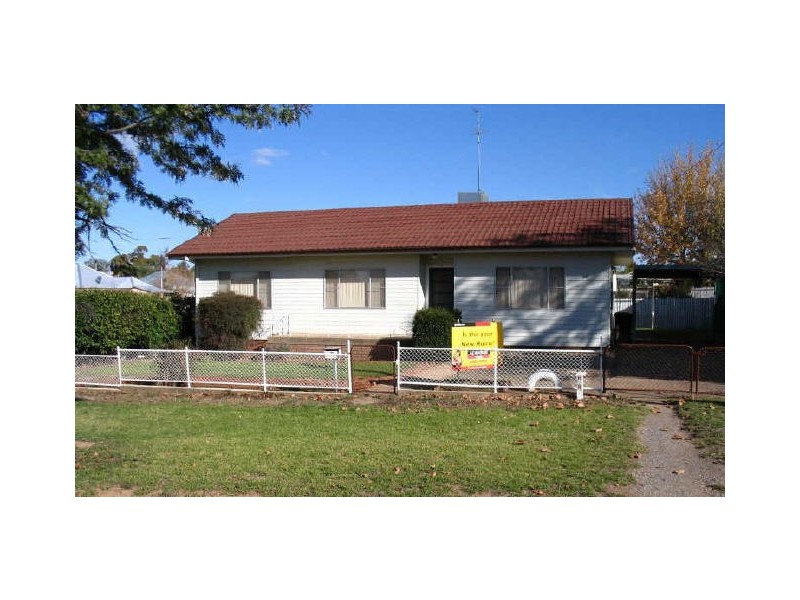 28 Berthong Street, Young NSW 2594