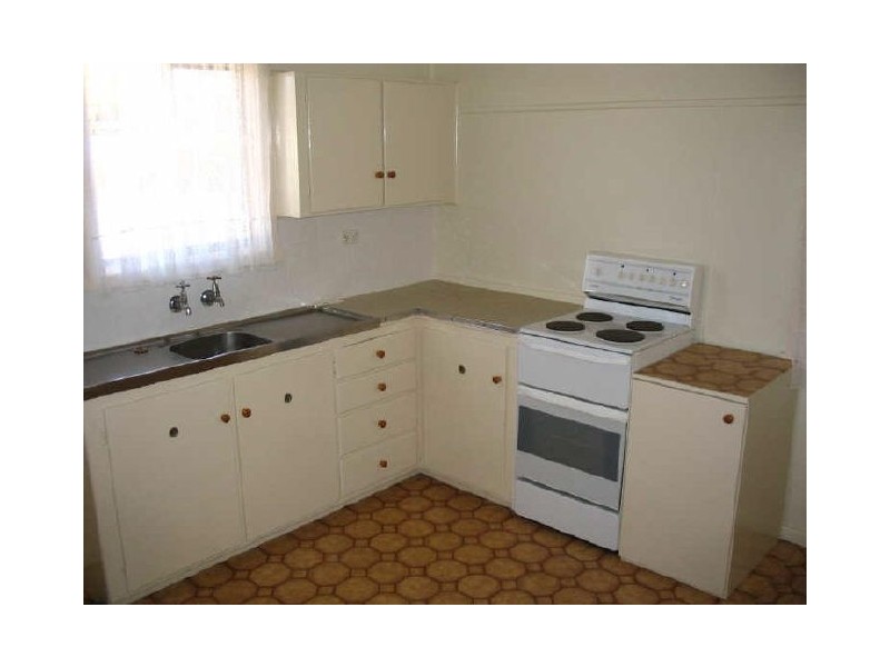 28 Berthong Street, Young NSW 2594