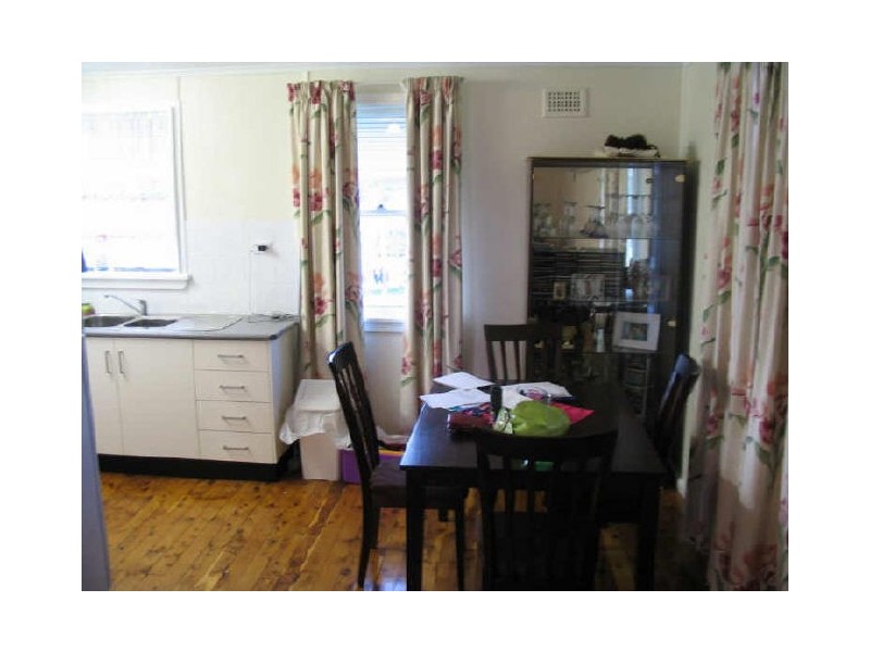 17 Clifton Street, Young NSW 2594