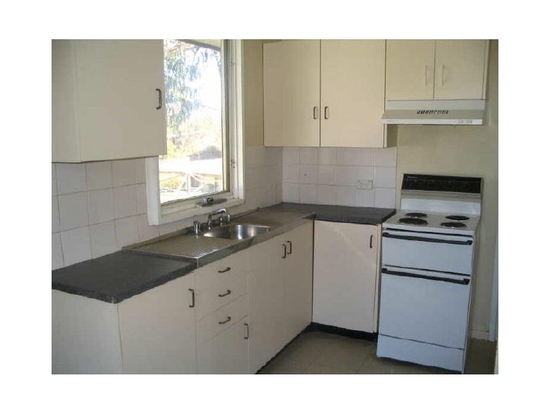 2 Endeavour Place, Young NSW 2594
