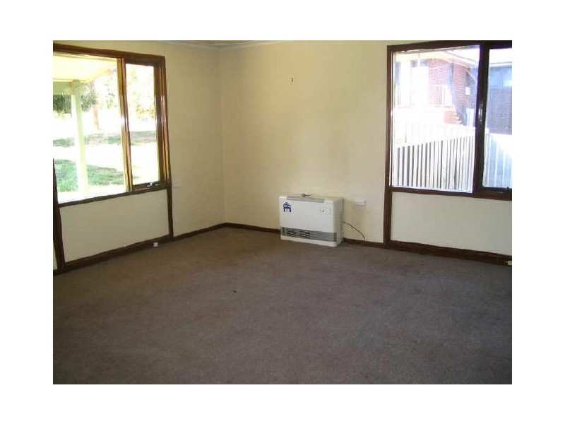 2 Endeavour Place, Young NSW 2594