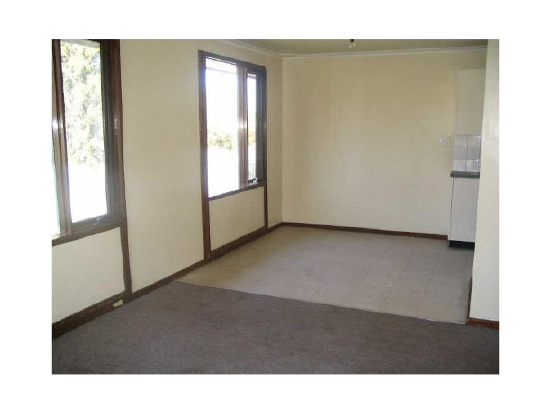 2 Endeavour Place, Young NSW 2594