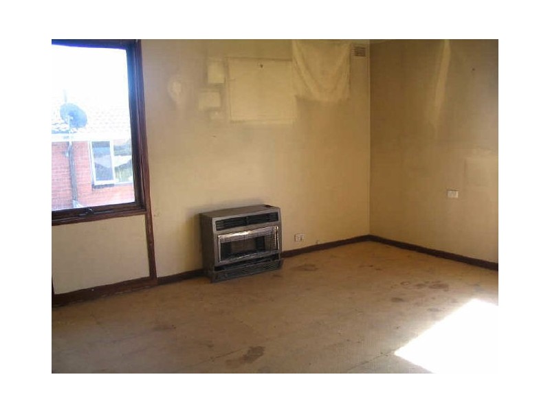 17 Cook Crescent, Young NSW 2594