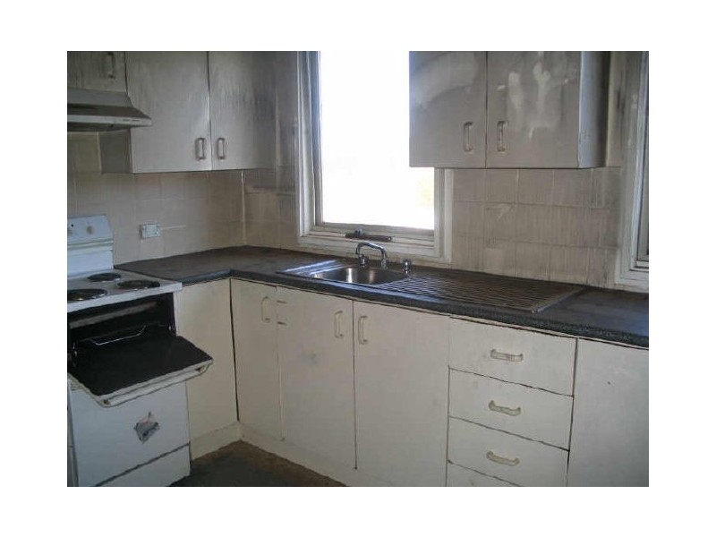 17 Cook Crescent, Young NSW 2594