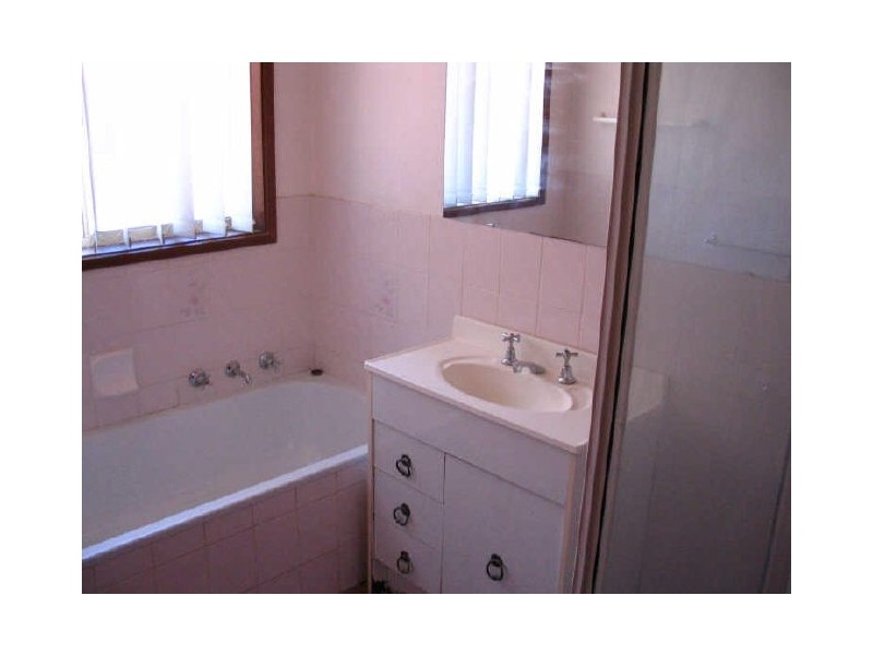 108 Blackett Avenue, Young NSW 2594