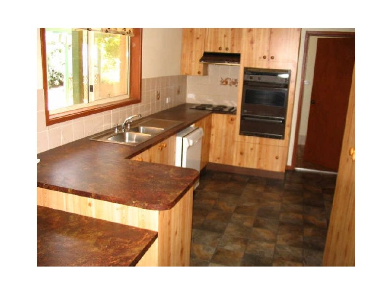 108 Blackett Avenue, Young NSW 2594