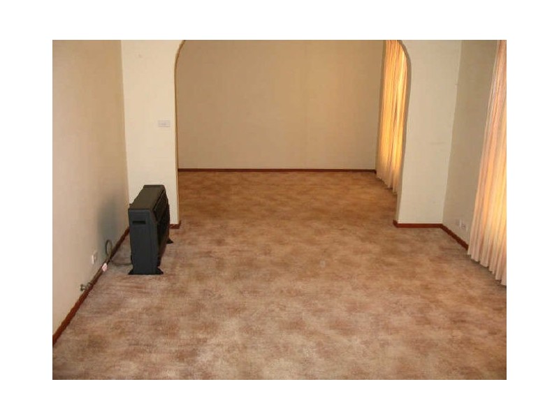 108 Blackett Avenue, Young NSW 2594