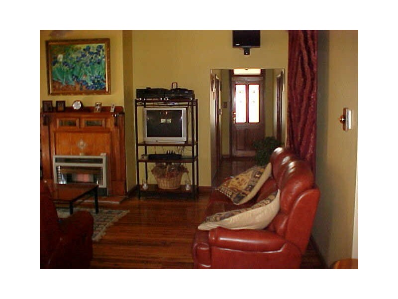 9 Yass Street, Young NSW 2594