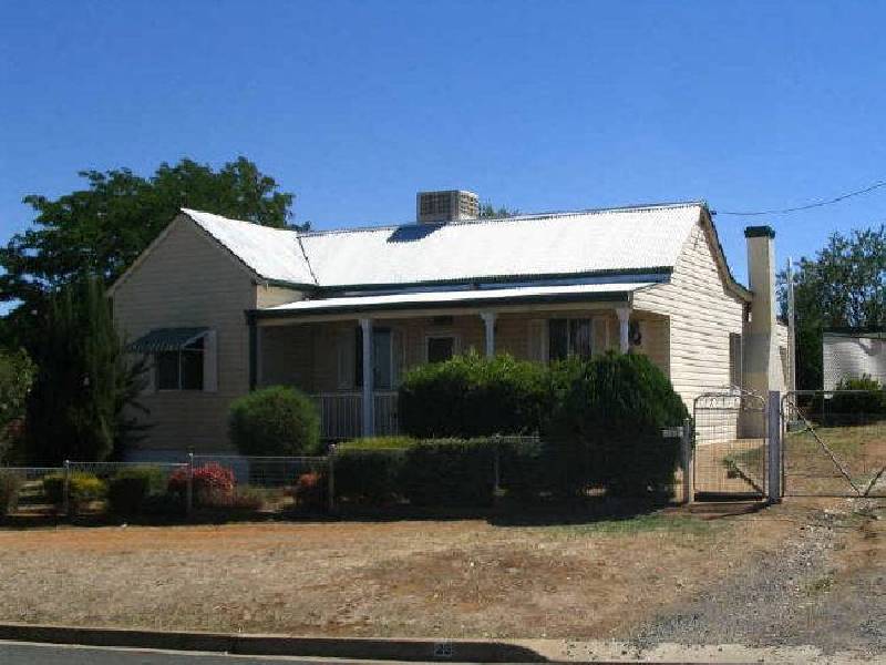 23 Brock Street, Young NSW 2594