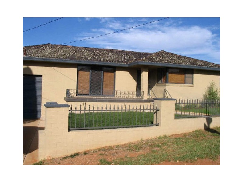 114 Wombat Street, Young NSW 2594