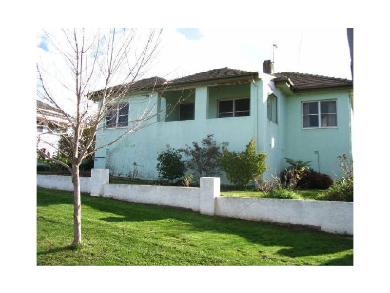 77 Brock Street, Young NSW 2594