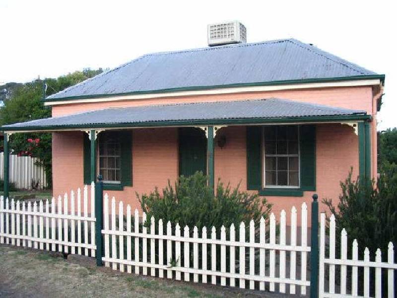 6 Elizabeth Street, Young NSW 2594