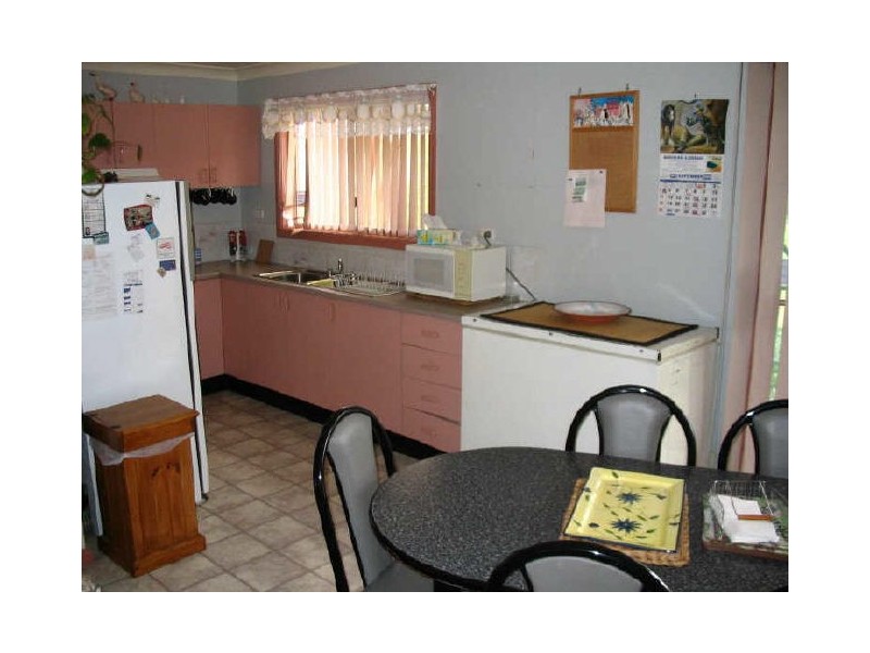 7 Ratho Road, Young NSW 2594