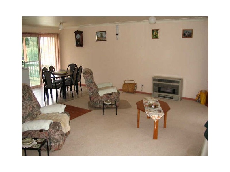 7 Ratho Road, Young NSW 2594