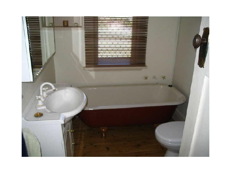 20 Campbell Street, Young NSW 2594