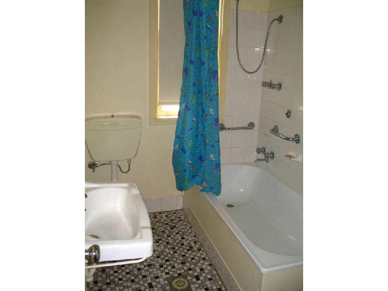 123 Berthong Street, Young NSW 2594