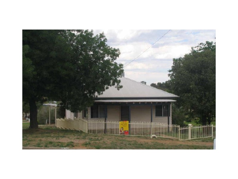 88 Wombat Street, Young NSW 2594