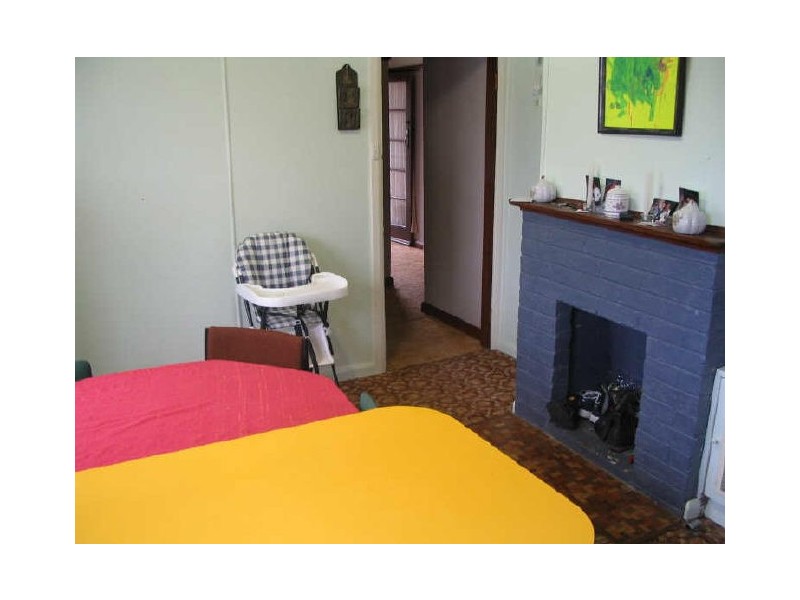 20 Binalong Street, Young NSW 2594