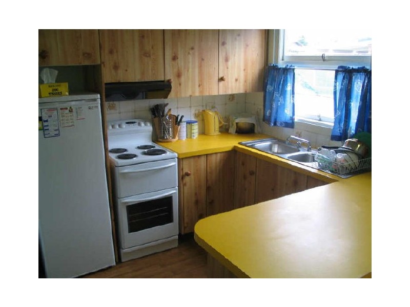 20 Binalong Street, Young NSW 2594