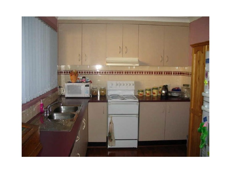 89 Blackett Avenue, Young NSW 2594