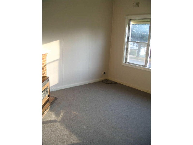 7 Blackett Avenue, Young NSW 2594