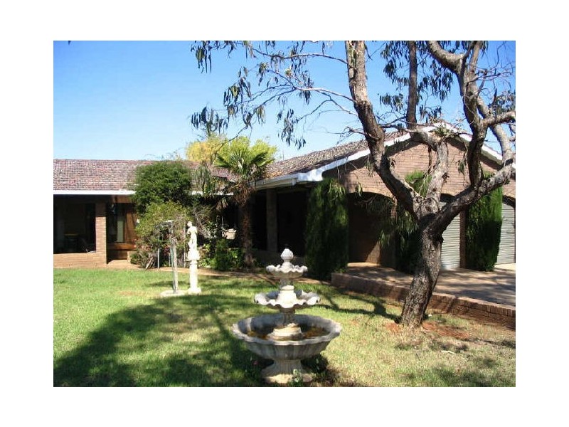 20 Jasprizza Avenue, Young NSW 2594