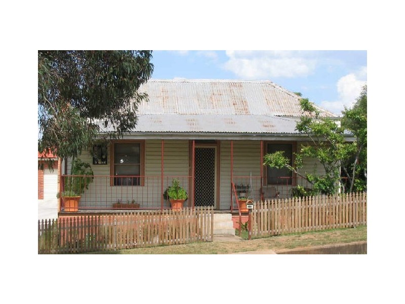 56 Caple Street, Young NSW 2594
