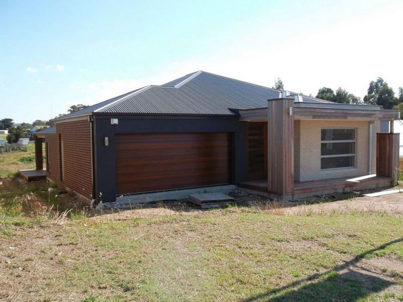 24 Flinns Road, Bairnsdale VIC 3875
