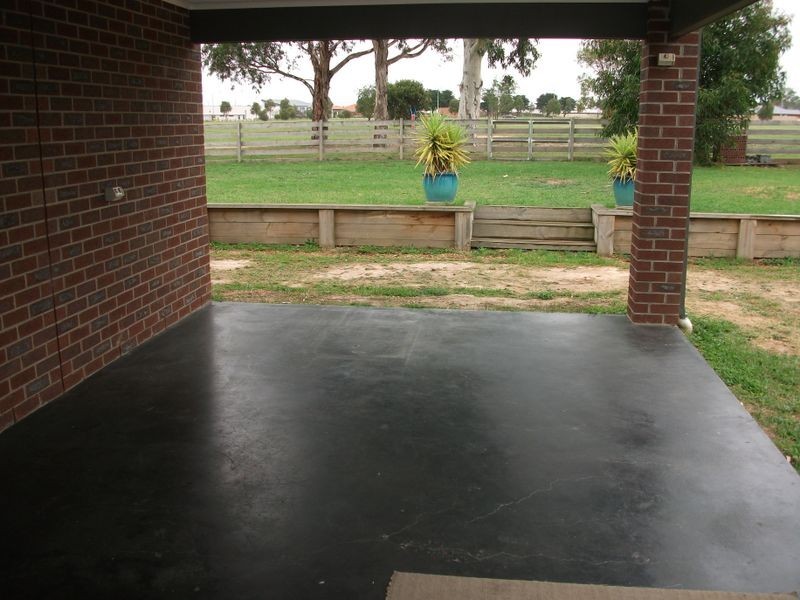 89 Gatehouse Drive, Bairnsdale VIC 3875