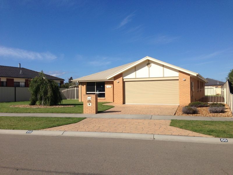 66 Gatehouse Drive, Bairnsdale VIC 3875