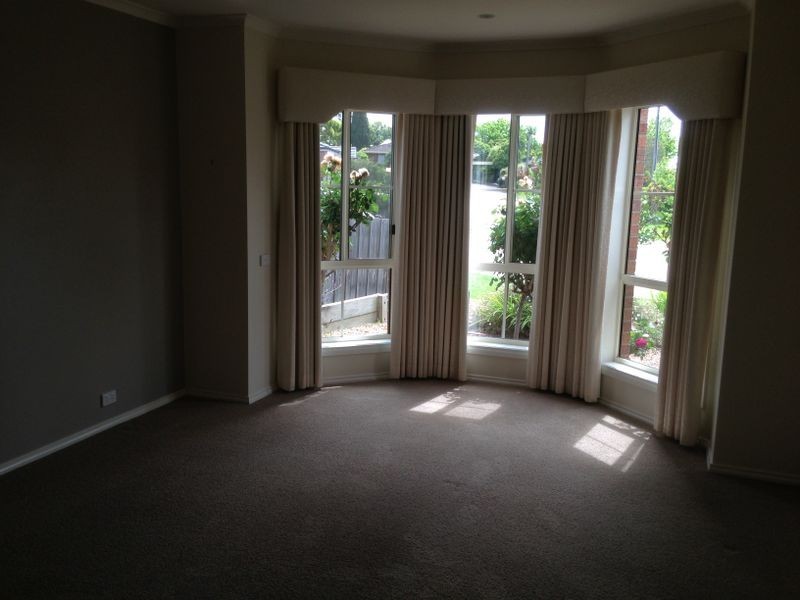 3 Stokes Crt, Bairnsdale VIC 3875