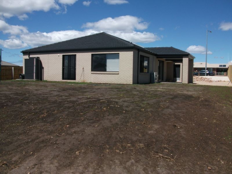 112 Flinns Rd, Bairnsdale VIC 3875