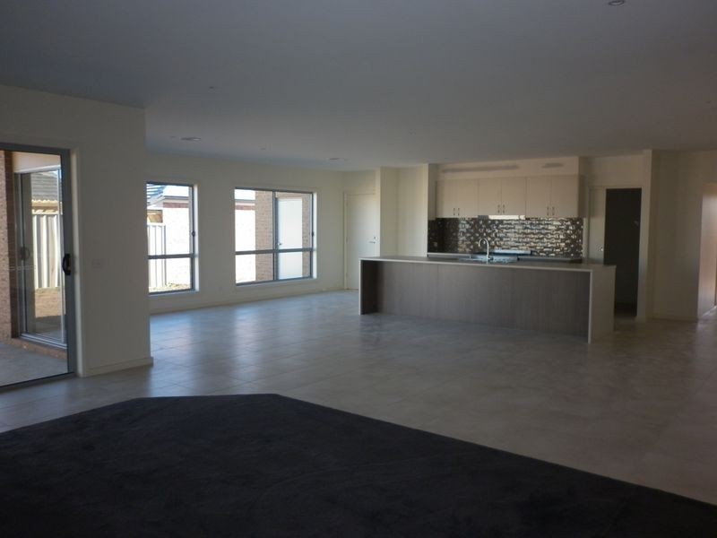 24 Lorimer Drive, Bairnsdale VIC 3875