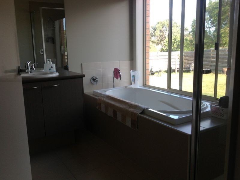 18 Mabel Drive, Nicholson VIC 3882