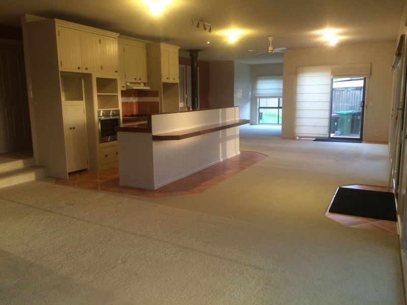 9 The Grange, Bairnsdale VIC 3875