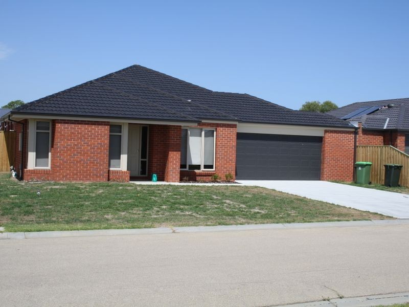 1 Barton Place, Bairnsdale VIC 3875