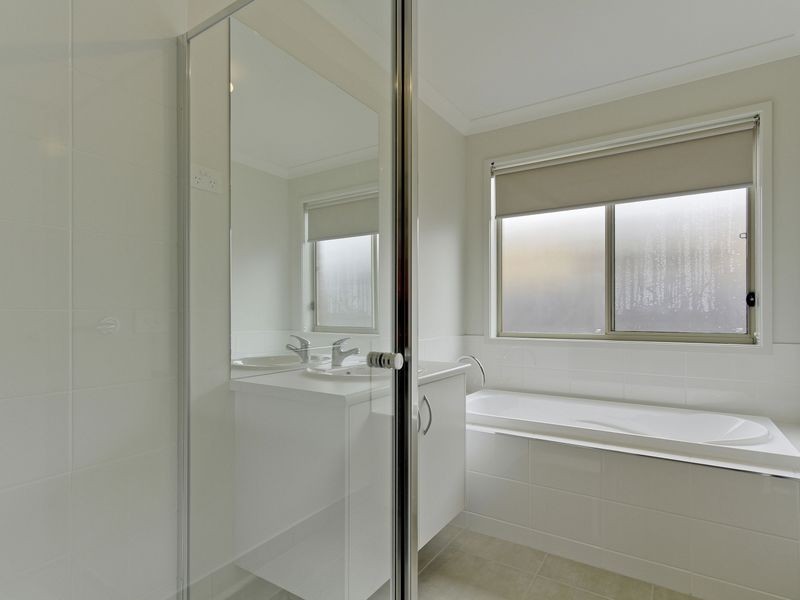 1 Barton Place, Bairnsdale VIC 3875