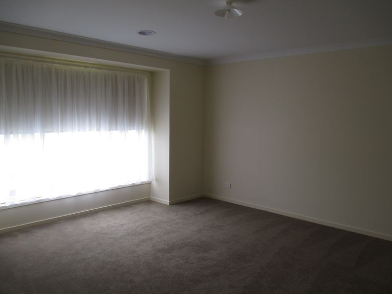 15 Len Cook Drive, Bairnsdale VIC 3875