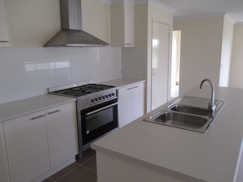 15 Len Cook Drive, Bairnsdale VIC 3875