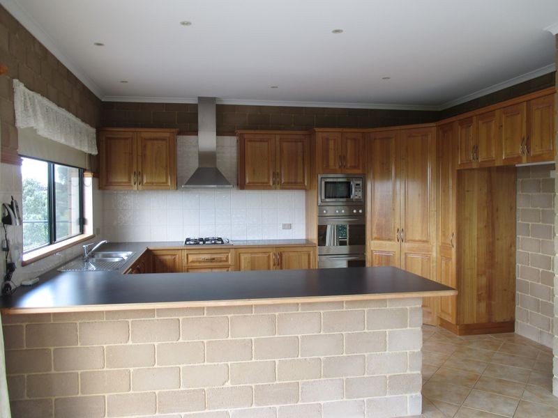 12 Clifton Close, Wy Yung VIC 3875
