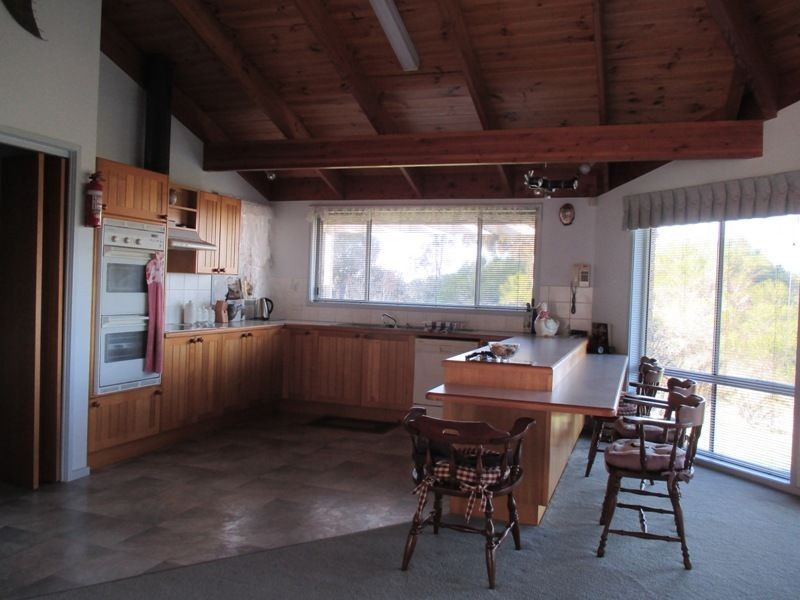 60 Amberley Drive, Nicholson VIC 3882