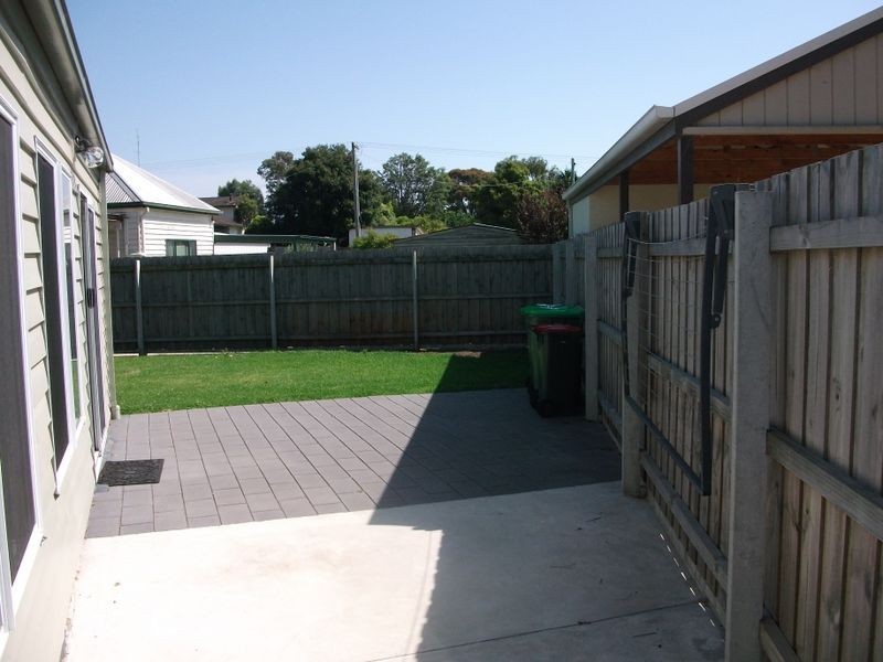 8 Charles Street, Bairnsdale VIC 3875
