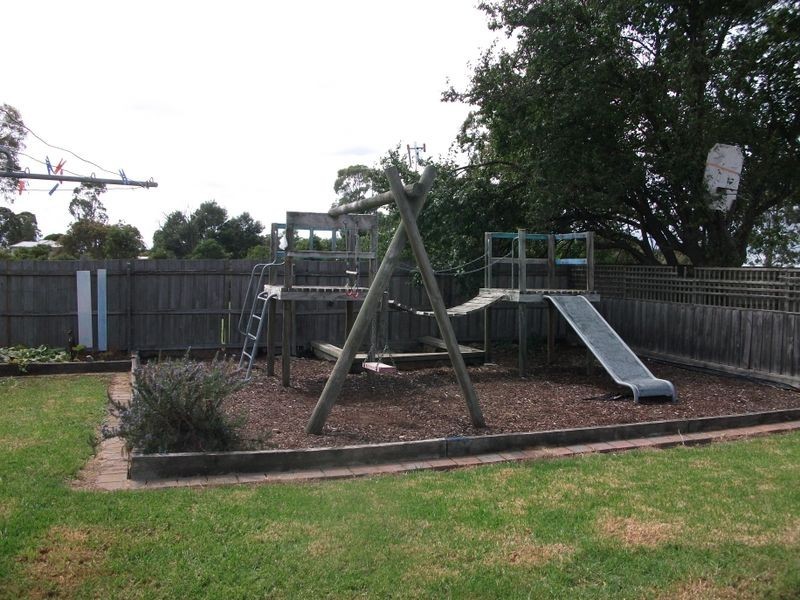 17 Davies Street, Bairnsdale VIC 3875