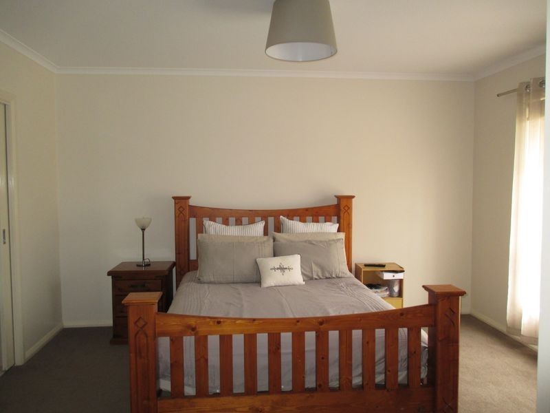 8 Mabel Drive, Bairnsdale VIC 3875