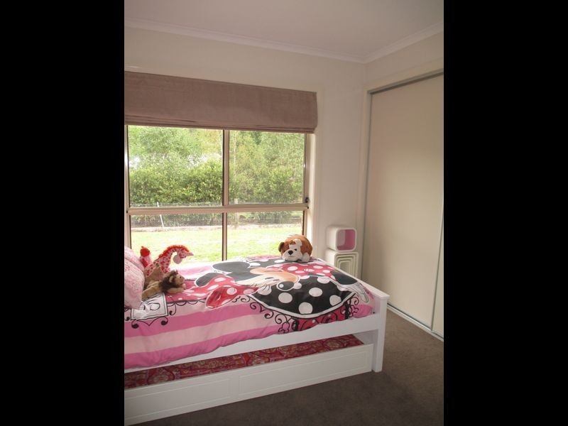 8 Mabel Drive, Bairnsdale VIC 3875