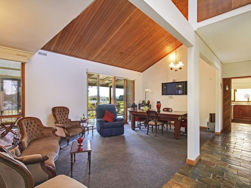 12 Robb Street, Bairnsdale VIC 3875