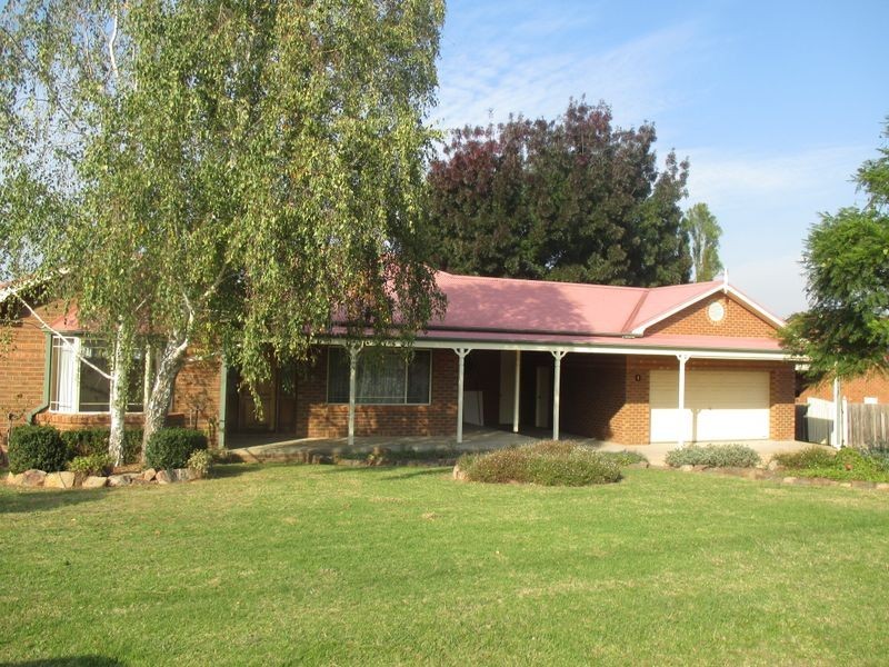 5 Nicole Court, Wy Yung VIC 3875