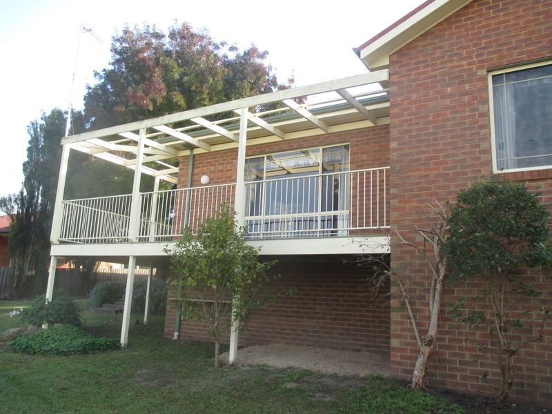 5 Nicole Court, Wy Yung VIC 3875