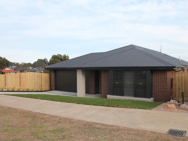 17 Morton Drive, Bairnsdale VIC 3875