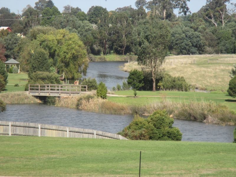 17 Morton Drive, Bairnsdale VIC 3875